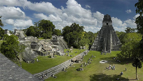 Der Große Platz von Tikal, die Nordakropolis und Tempel I