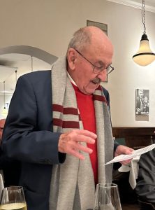 Hans-Jörg Neuschäfer (2024 bei der Feier seines 90- Geburtstages)